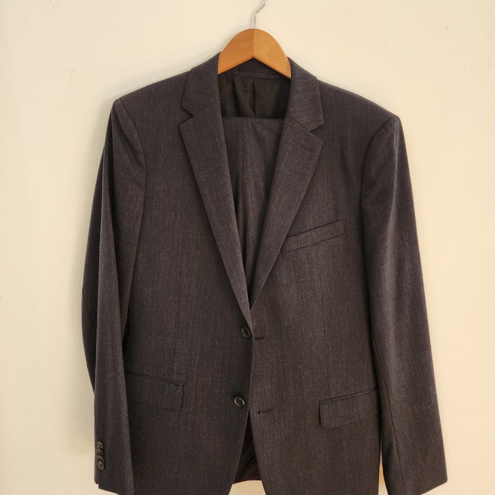 Theory Luxury Navy Wool Men’s 2 piece Suit 42R Jacket / 34 Pant